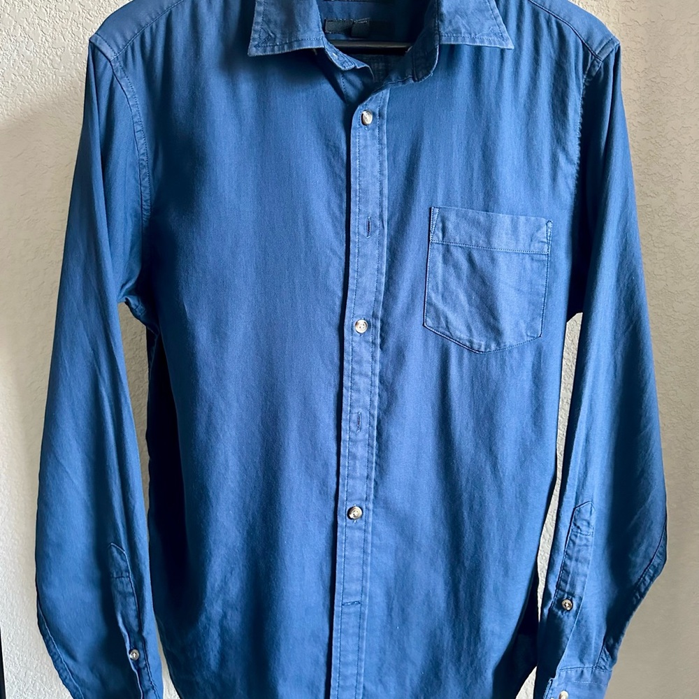 Banana Republic Men's Casual Blue Button Down Shirt